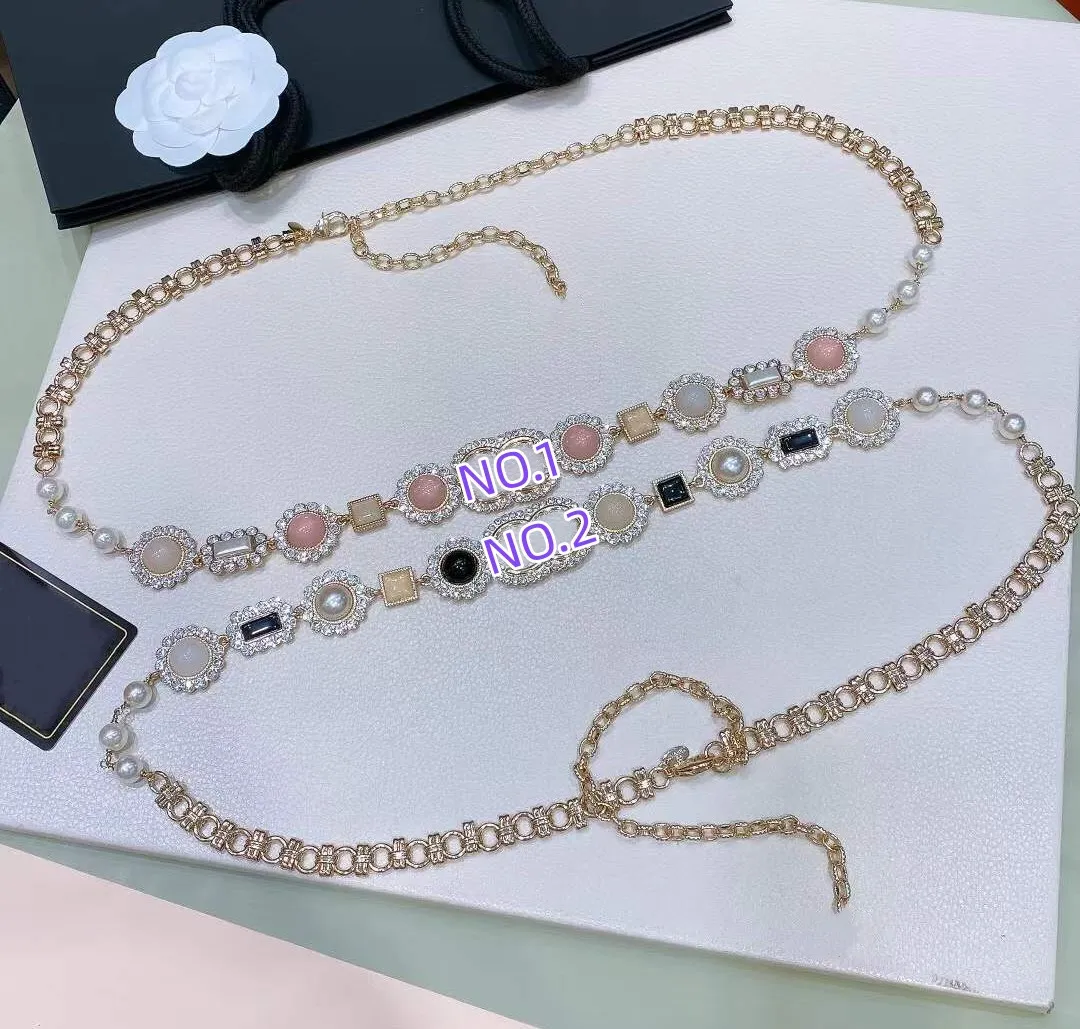 Classic MultiLayer Golden Metal Chain Belt Autumn Designer Pink Black Gemstone Waist Chain 2023 Runway Geometric C Name Thin Waistband Women Smooth Pearl Belts