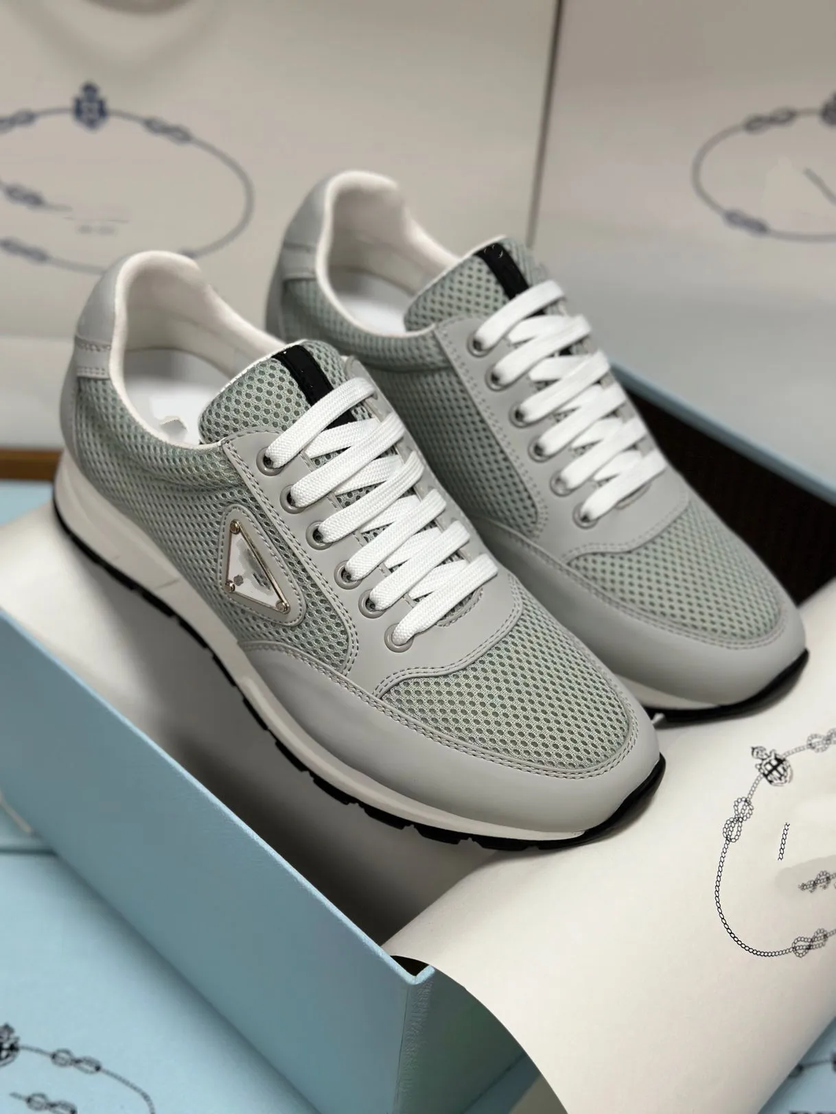 2023SS Sneaker di lusso di lusso di alta qualità scarpe da uomo scarpe da uomo in pelle vera scarpe casual piatte sono dimensioni38-46