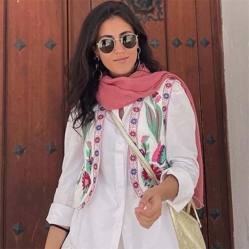 Chaleco Bordado Flores Vintage ✨ Ropa Moda Un Toque Artesanal Que