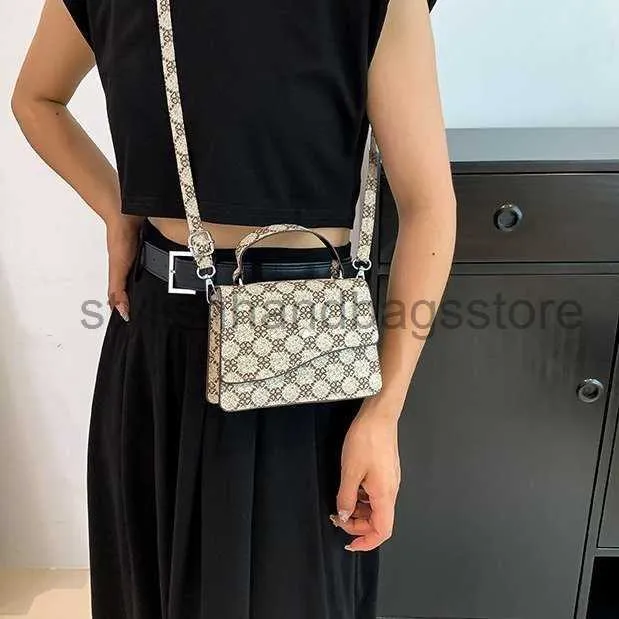 Schoudertassen 2023 Zomer Nieuwe One Size Gesplitste PC Zadeltas Crossbody Tas Magnetische Gespstijlvollehandtassenwinkel