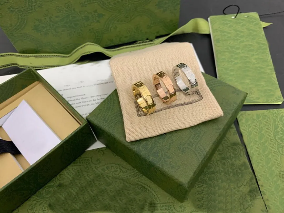 Klassisk utsökt vigselring modedesigner ring guld silver färg valda älskare gåvor för kvinnor smycken tillbehör med box cge2 --02