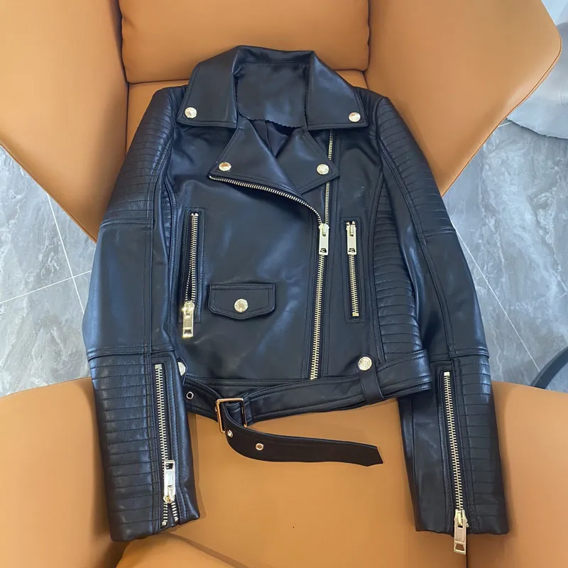 Womens Leather Faux Jacket Lente Korte Lengte Locomotief Model Geïmporteerd Zeeland Schapenvacht Jas met Riem Slanke Cothes Vrouwelijke 230808