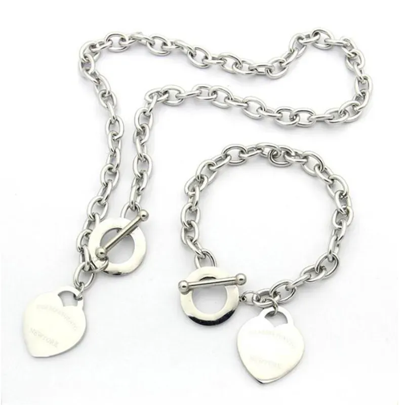 Any Sier Love Necklace Bracelet Sets Womens Birthday Gift Designer Big Heart Jewelry Wedding Statement Pendant Bracelets Necklaces Bangle