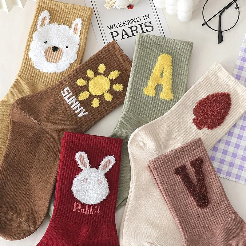 Femmes chaussettes dessin animé mignon ours lettre petite fleur femmes Tube moyen stéréoscopique Kawii Version coréenne sauvage étudiant coton