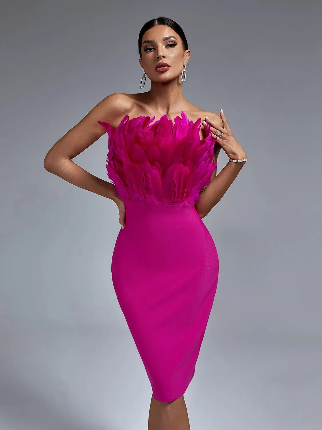 Urban Sexy Kleider Rosa Verbandkleid Frauen Feder Partykleid Figurbetont Elegant Midi Sexy Trägerlos Abend Geburtstag Club Outfits Sommer 230807