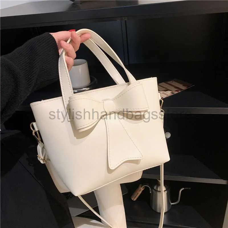 Borsa da donna con coulisse Bowknot Grande capacità 2023 Nuova primavera Semplice monospalla Trend Moda Casual Borsa stile occidentale Borsa secchiello per l'acquastylishhandbagsstore