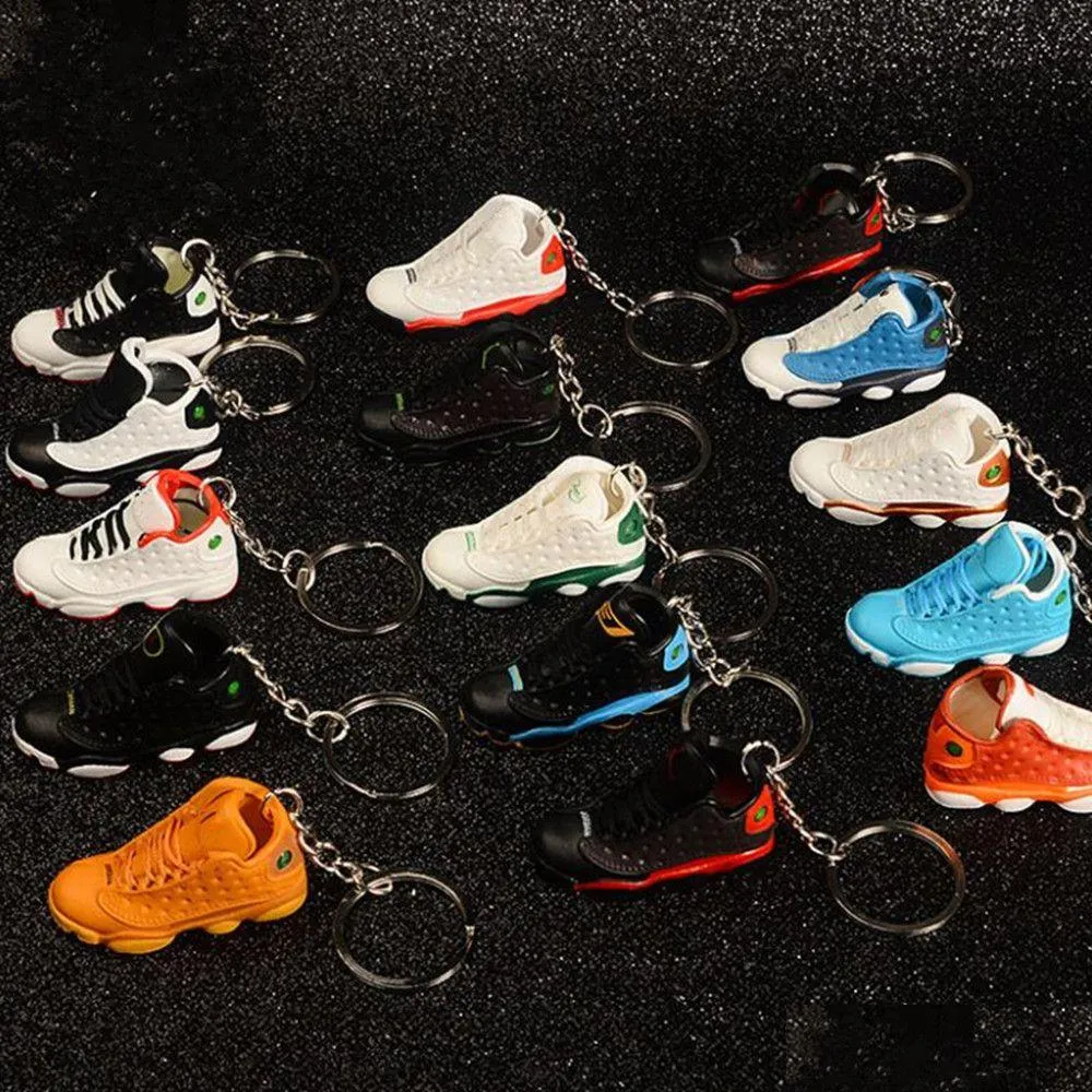 Sko delar Tillbehör 3D Sportskor Keychains Söt basket Key Chain Car Keys Bag Pendant Present Många färger Drop Delivery