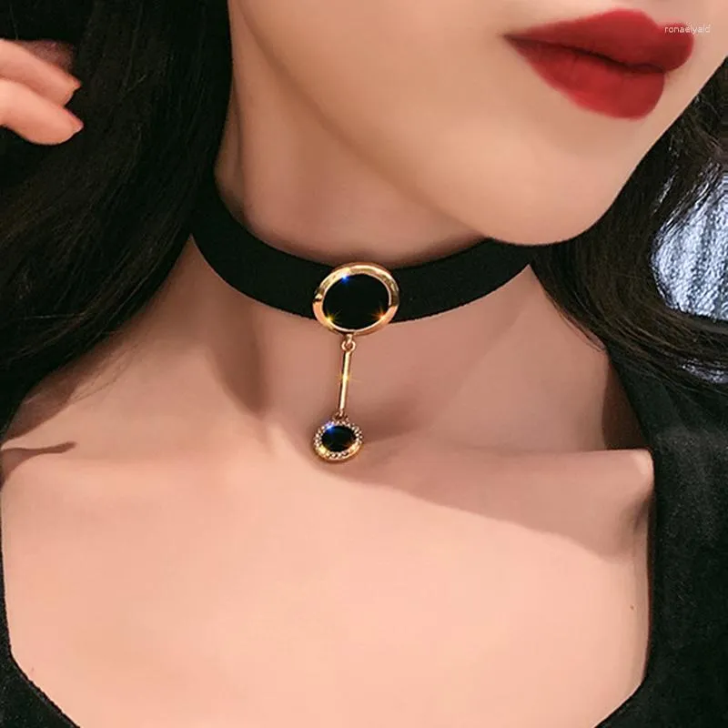Necklace covering neck shop