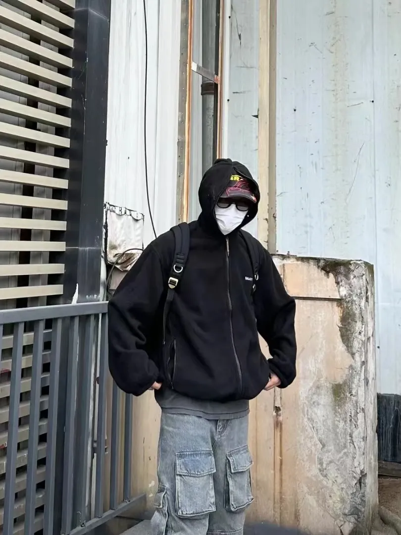 DHgate.com:Vetements Black Georgia Mask Hoodie - High