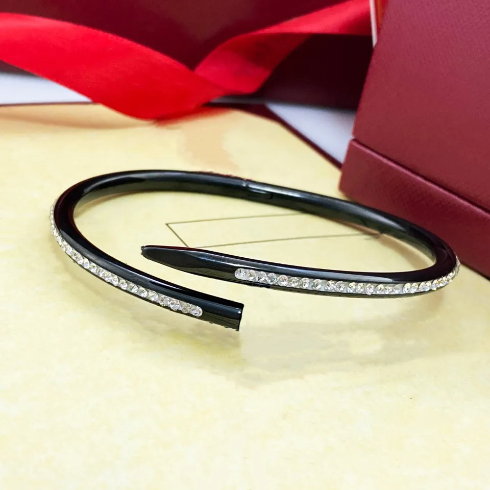 Bracelet Black Nail with Zircon Diamond - Black Leather – GT collection