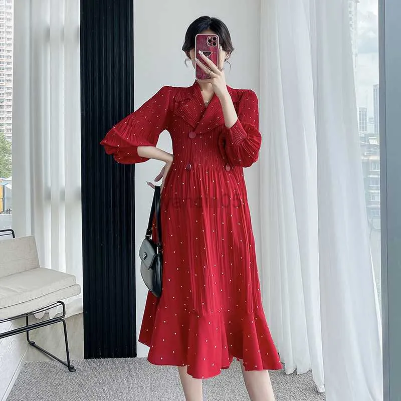 Maternity Dresses Maternity Clothes Spring Autumn New Fashion Double Breasted Pleated Elegant Formal Red Polka Dot Long Sleeves Pregnancy Dress HKD230808