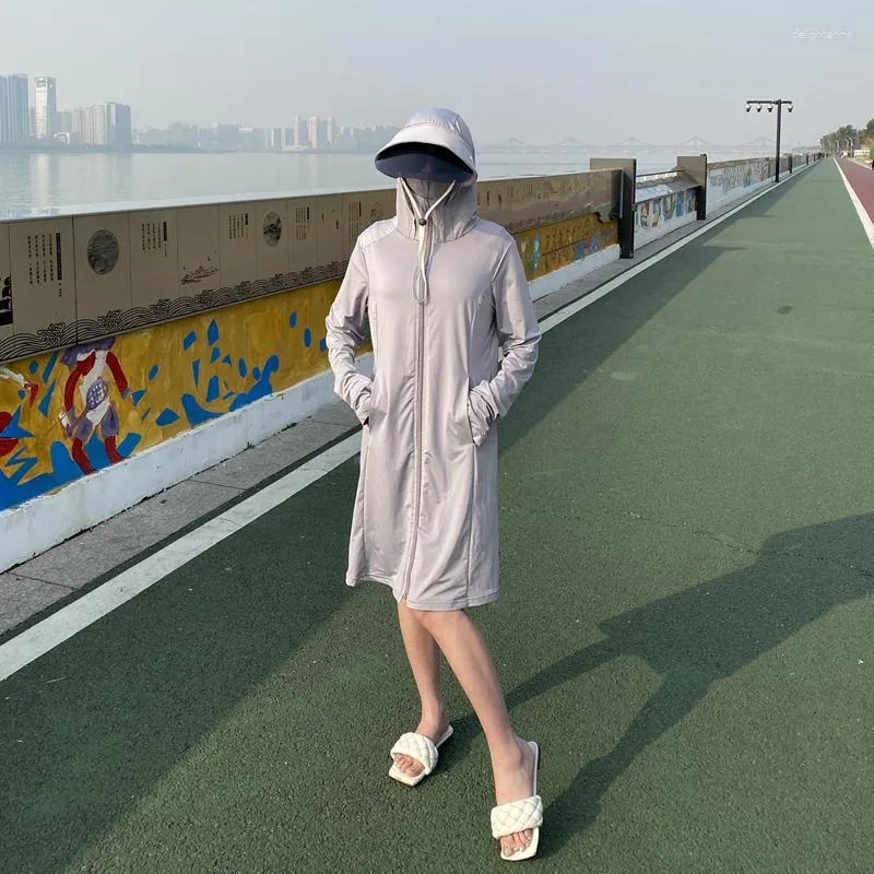 Kamizelki damskie Obrania przeciwsłoneczne Odzież Długo lato 2023 Cull Body UV Cool Uczucie oddychania cienki lodowy płaszcz jedwabny