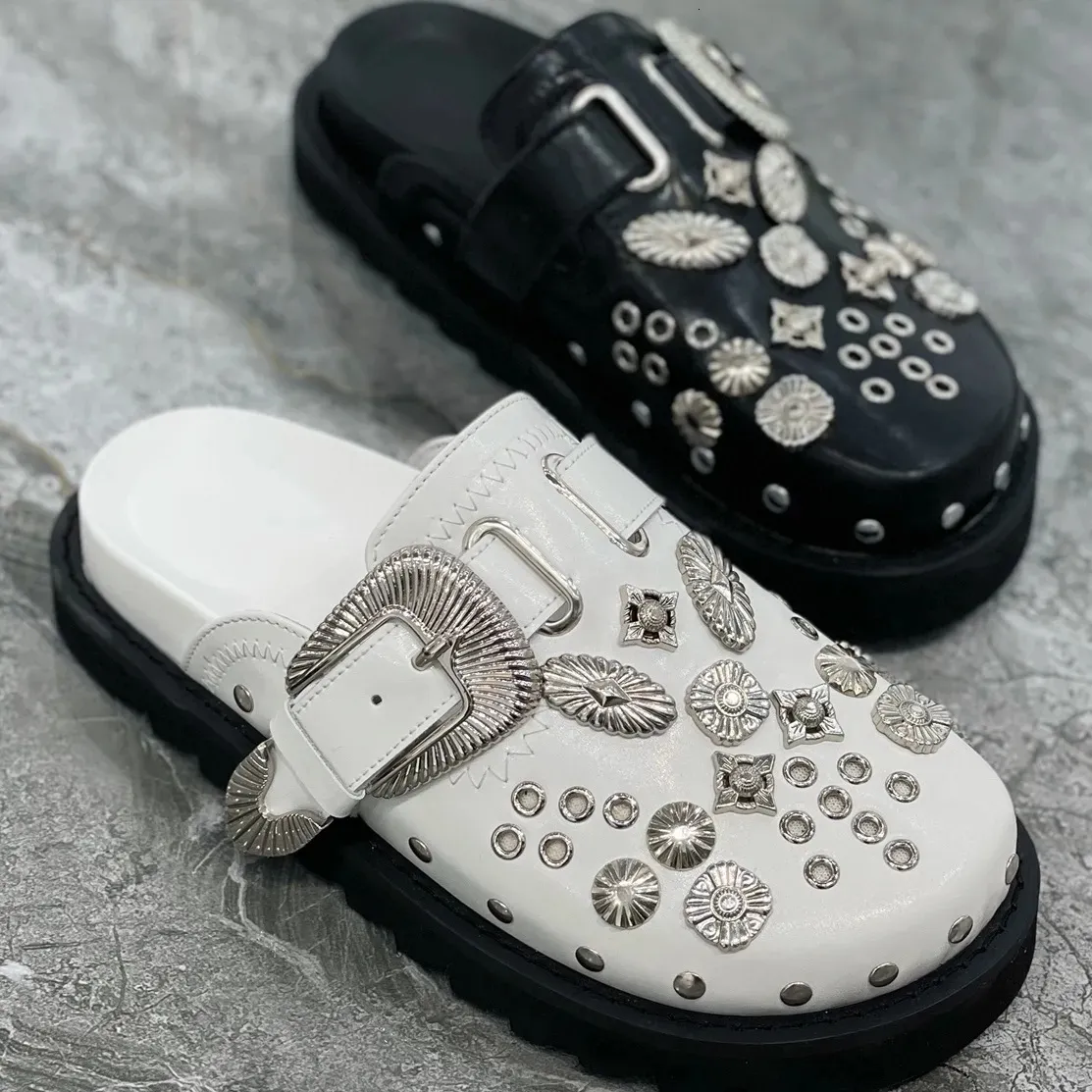 Slippers Zomer Vrouwen Muilezels Slippers Klinknagels Punk Rock Platform Lederen Slippers Creatieve Metalen Fittings Casual Party Schoenen Outdoor Slides 230807