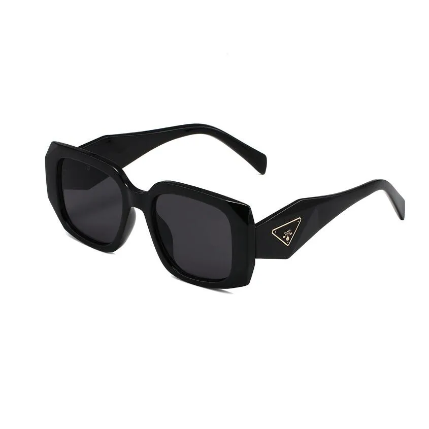 Occhiali da sole da donna con lenti in nero tecnologia Occhiali da sole da donna con lenti in nero tecnologia