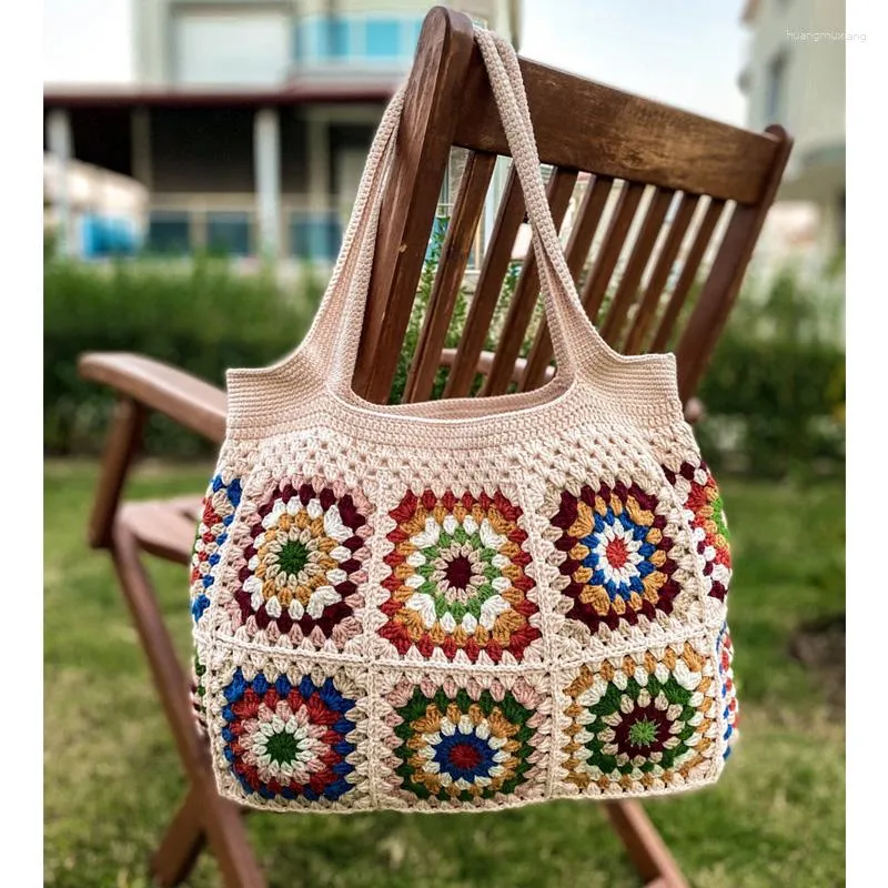 Borse da sera Borsa da donna lavorata a maglia a quadri chic intrecciata all'uncinetto beige Boho Portafoglio fatto a mano con patchwork colorato nonna quadrata