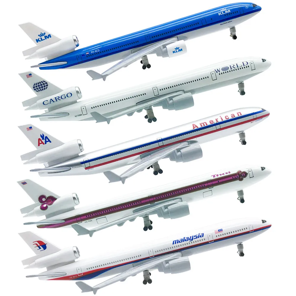 Aircraft Modle Metal Aircraft Model 20cm 1 400 Mcdonnell Douglas Md-11 Metal Replica Alloy Material With Landing Gear Collectible Toys Gift 230807