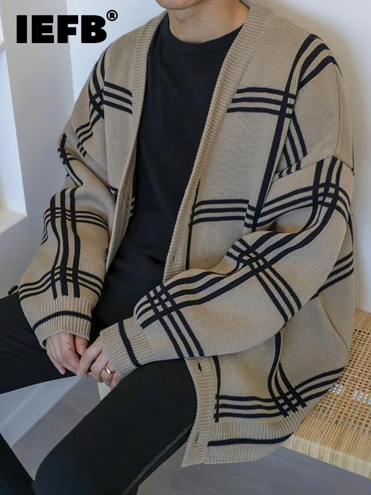 Męskie swetry IEFB Mężczyźni Cardigan 2023 Zima Zima Koreańska moda Koreańska Vneck pojedynczy piersi długi rękaw męski sweter Sweter Casual 9A5243 230807