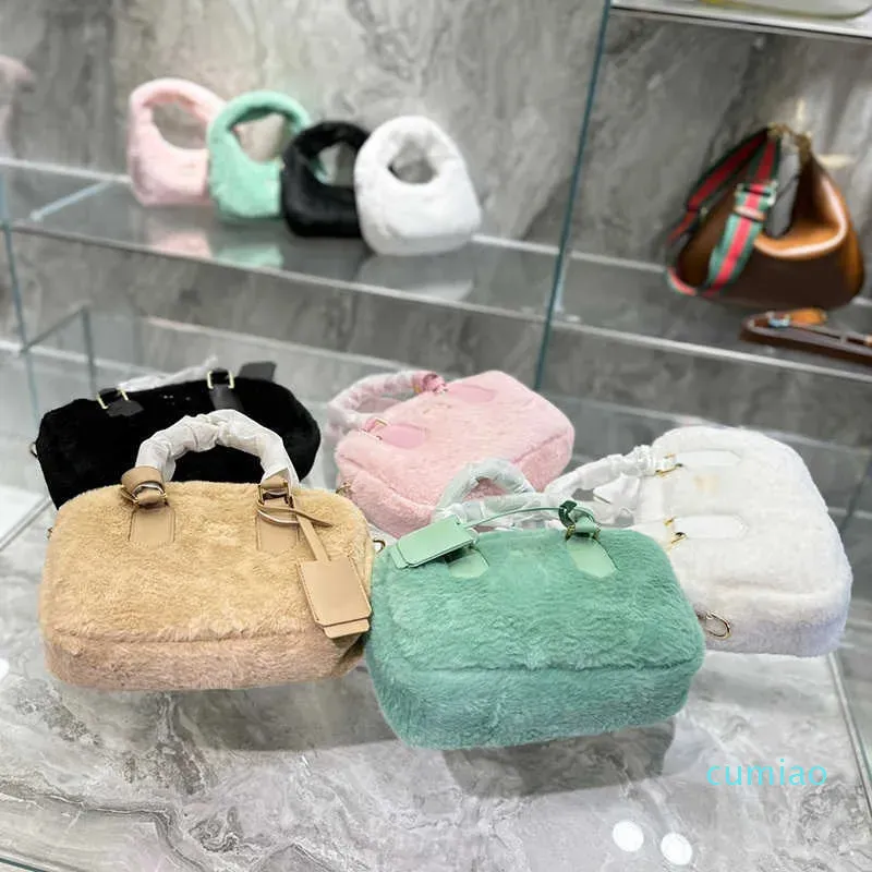 2023-Totes kış güzel tote çanta tasarımcısı çanta moda yastık paketi bayanlar çanta kadın peluş alışveriş kolu crossbody çanta çanta