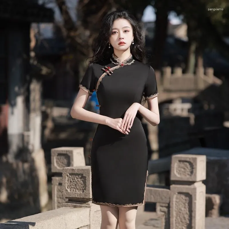 Etnisk kläder Solid Color Satin Chinese Women Mini Qipao Spring Elegant Lace Trim Mandarin Collar Short Sleevecheongsam