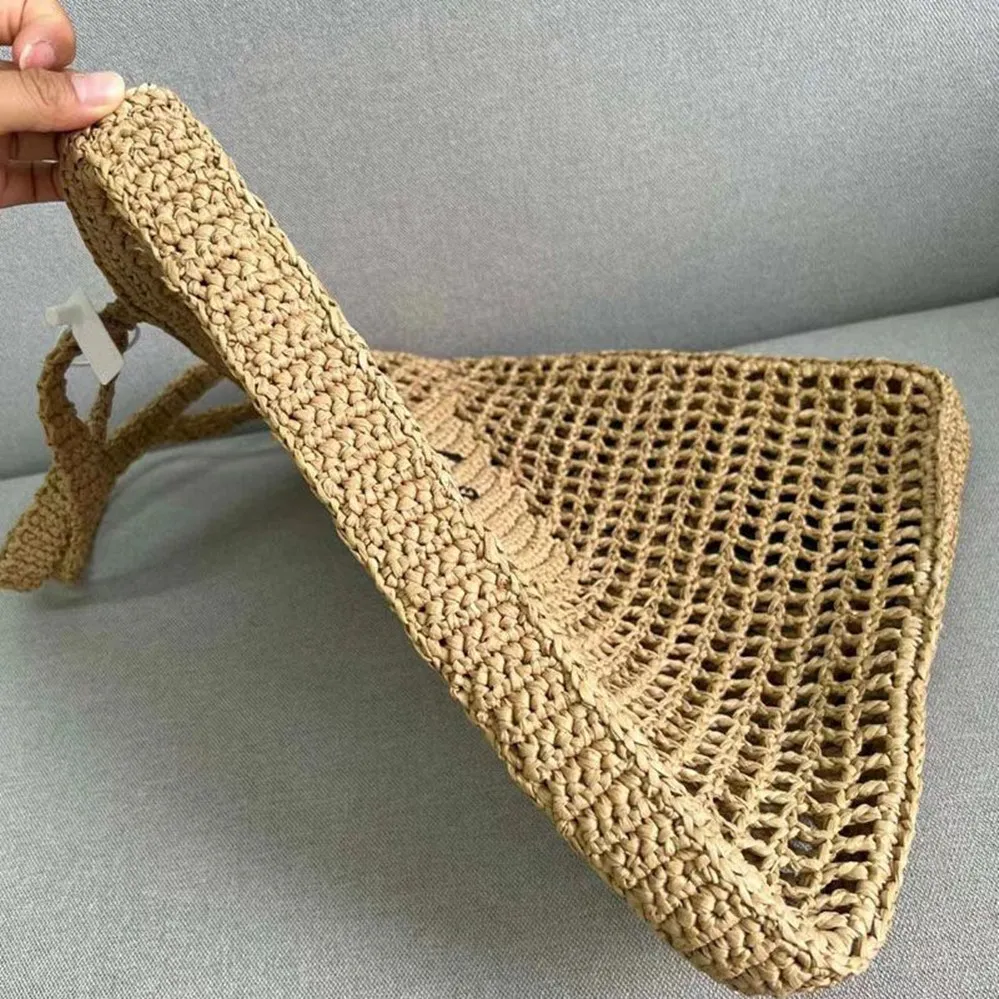 デザイナービーチバッグかぎ針編みトート：刺繍入りの軽量