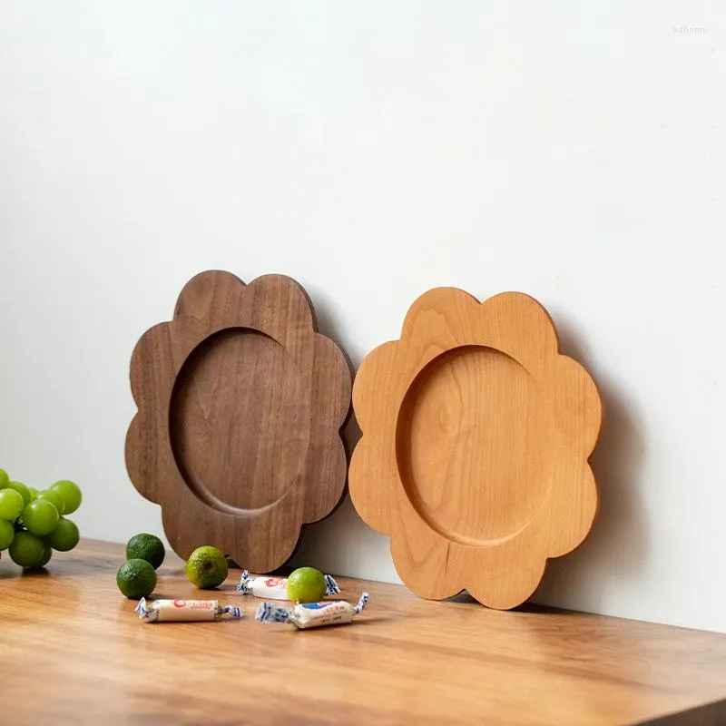 Plates Solid Wood Plate Flower Dessert Fruit Ins Wind Cute Creative Walnut And Cherry Friendly Serving Trays Tableware 20cm