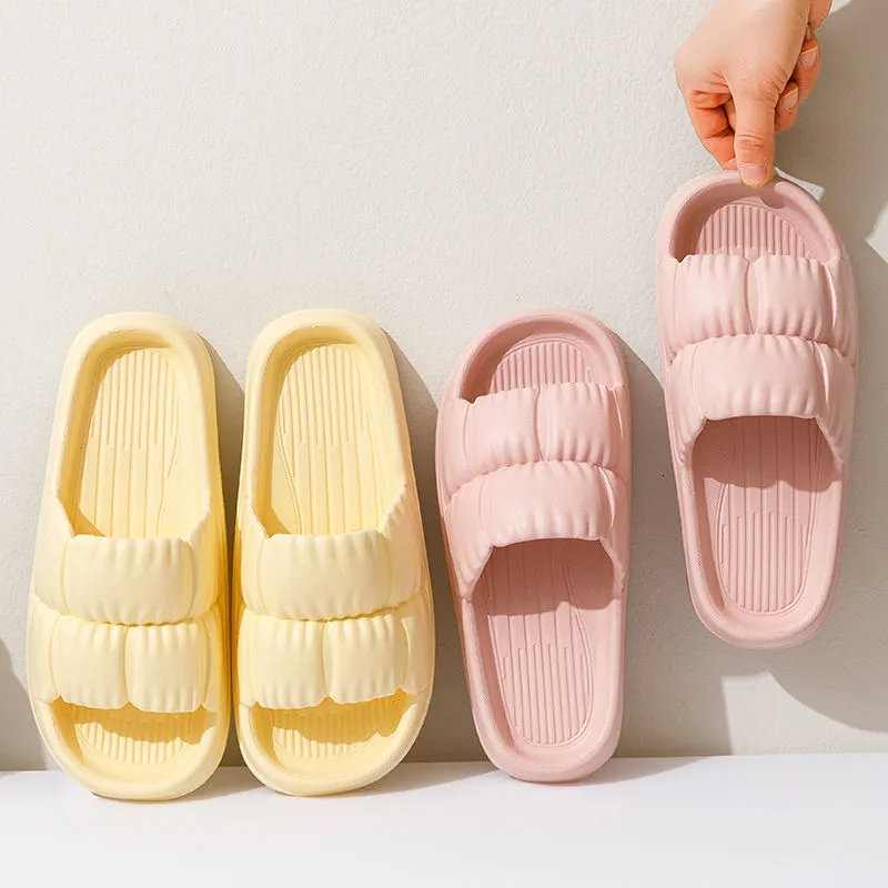 Slippers Women Soft Sole Cloud Ladies Korean Eva for Home Flip Flops Summer Beach Thick Platform Shoes Sandals 230808