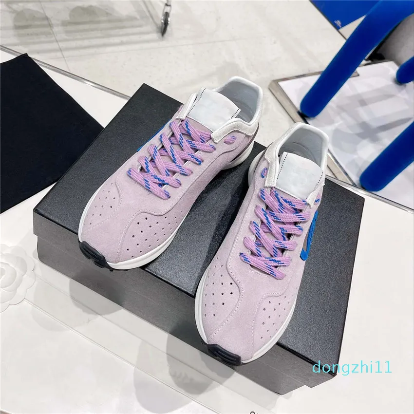 Designer-Schuh, lässiger Sneaker für Damen, importierter, umweltfreundlicher, farbiger Designer-Damen-Sneaker aus Schaffell aus Kaschmir, High-Top-Sneaker mit Plateausohle