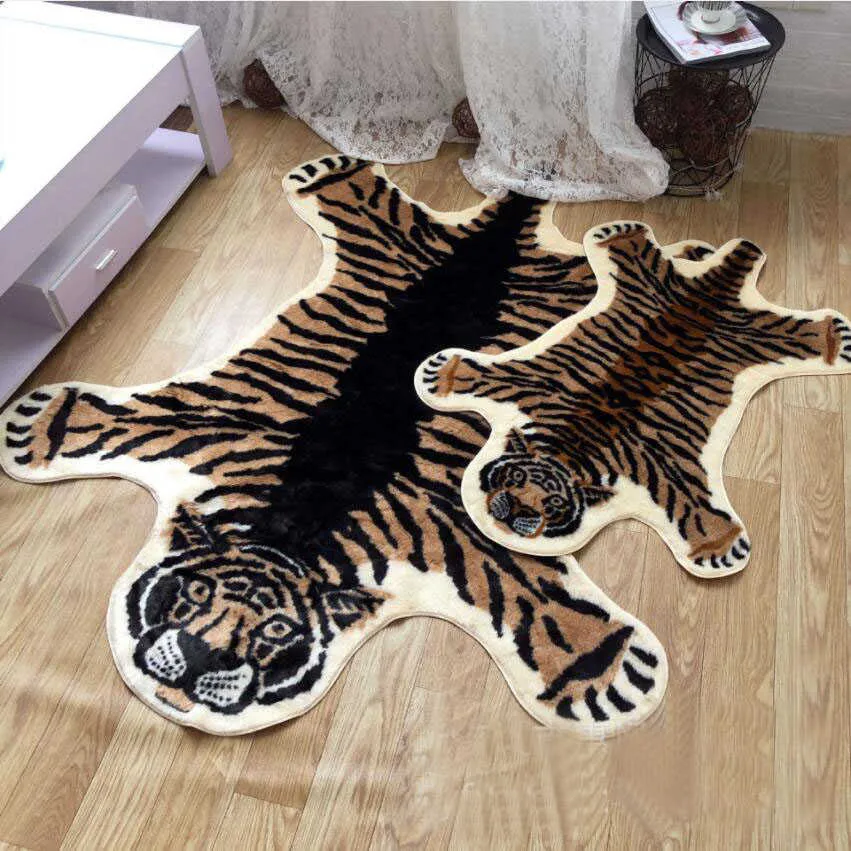 Nordic imitacja wzór tygrysa dywan Faux skóra skóra Nieśląbowa mata antiskidowa zmywalna dywan dla zwierząt do salonu sypialnia HKD230809
