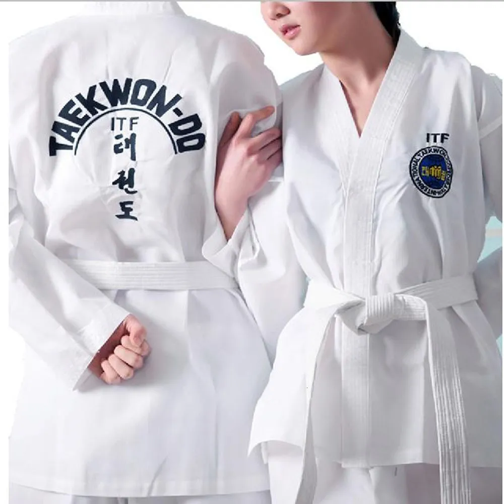 Beschermende uitrusting Professiona ITF Goedgekeurd Wit Uniform Taekwondo Student Doboks Pak Kimono Vechtsport Taekwondo Kleding Lange mouw Fitness Gi 230808