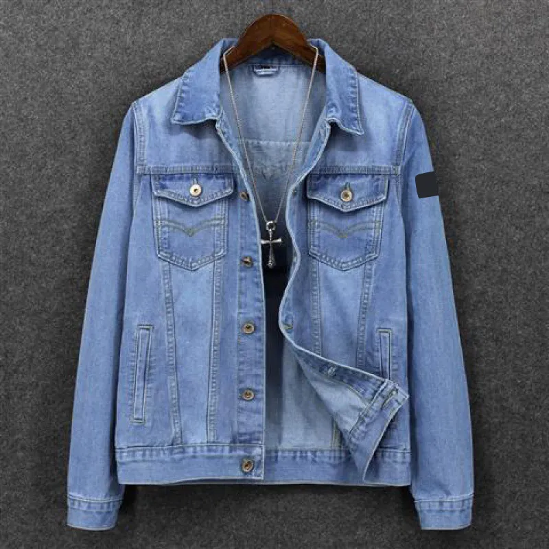 Fashion Denim Coat Men Spring Autumn الخريف غير الرسمي للرجال الأزرق الفاتح 2023 مسافر جديد كبير الحجم أعلى أزياء معطف فاخر معطف في منتصف العمر