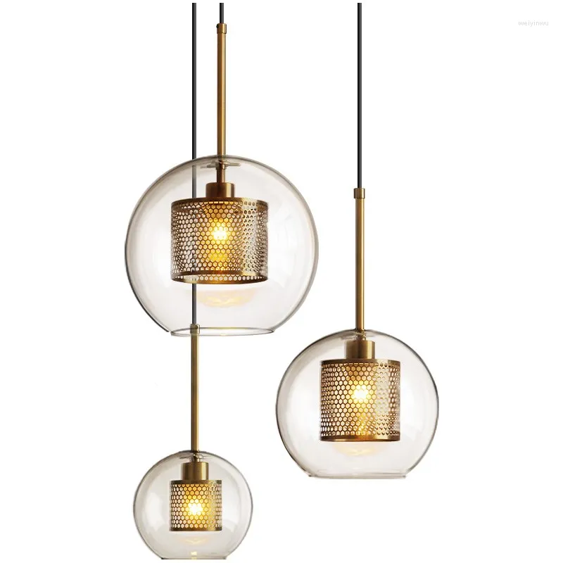 Lampes suspendues Europe du Nord Simple Designer Industriel Vent LOFT Restaurant Couloir Porche Café Magasin De Vêtements Fer Maille Lustre En Verre