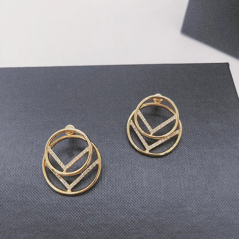 Ear Studs Projektant biżuterii Luksusowe stadnina Big Gold Hoop kolczyk dla damskiej kobiety Orrous Girls Set Gift for Bride CHD2308093-6 Kaleen