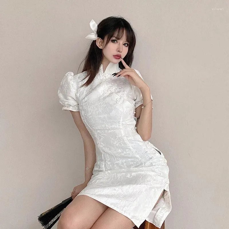 Vêtements ethniques chinois traditionnel femme Qipao Sexy mince discothèque moulante dame Style rétro Cheongsam Vintage blanc fête Mini