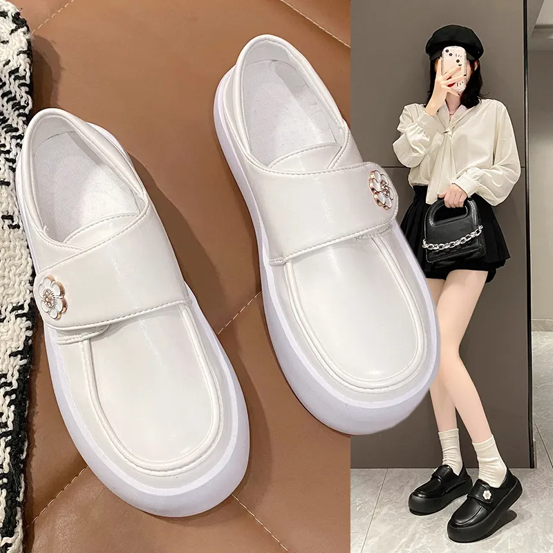 Zomer Schoenen Dames Zachte Toevallige Vrouwelijke Sneakers Ondiepe Mond Klompen Platform Loafers Met Bont Ronde Neus 2023 Wit Verpleegster Creeper