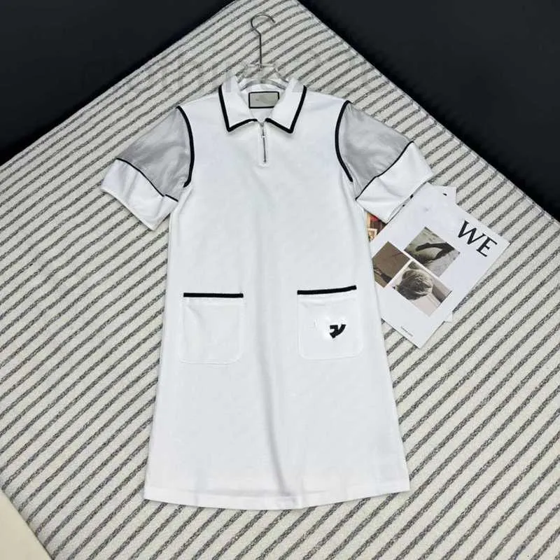 Grundläggande avslappnade klänningar Designer 23 Pre Autumn New Academy Style Elegant and Contrast Color Panel Bubble Sleeve Polo Neck Dress pp1m