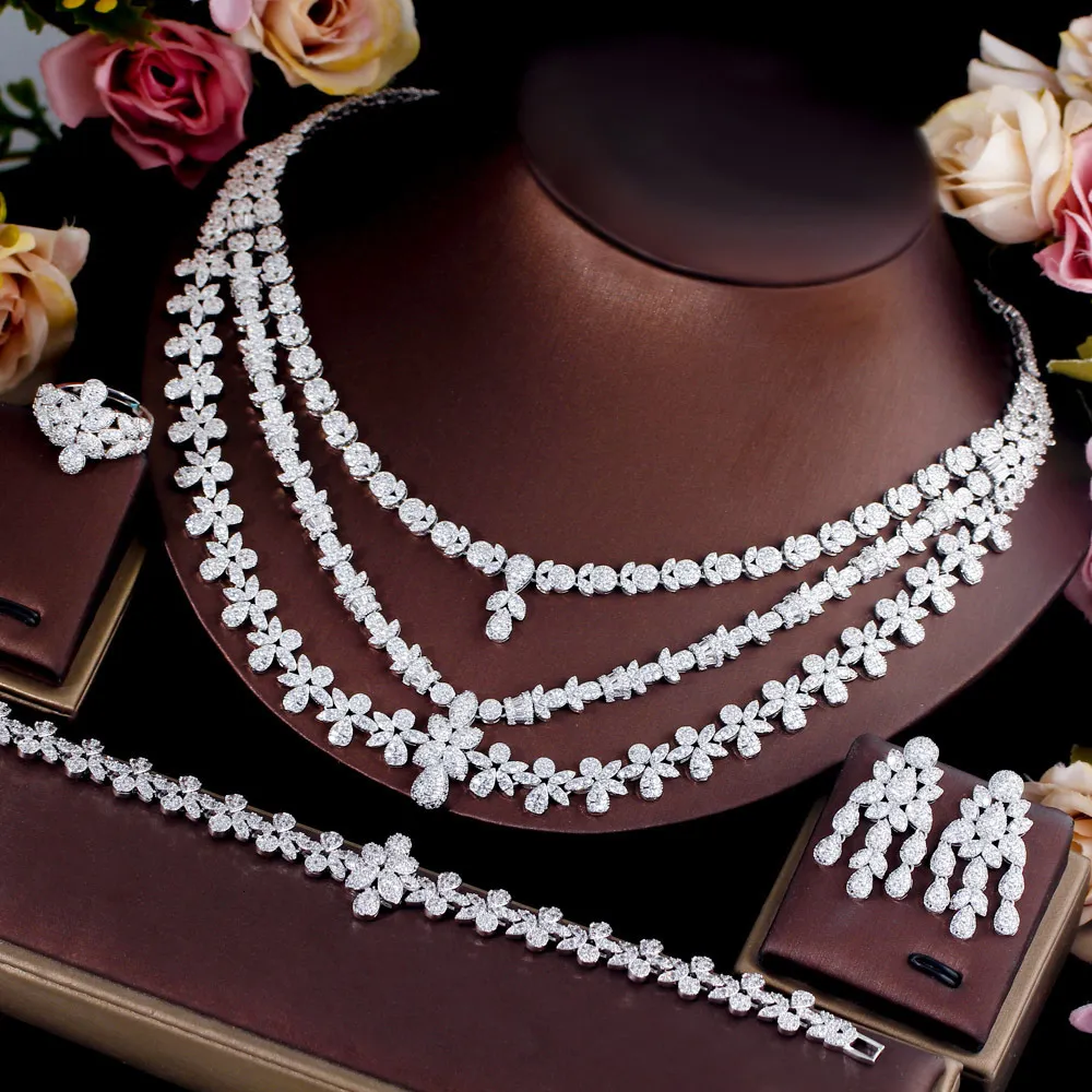 Bruiloft Sieraden Sets CWWZircons 4 stks Volledige Luxe Multi Gelaagde Triple Grote Ketting Dubai Nigeriaanse Zware CZ voor Bruiden T665 230808