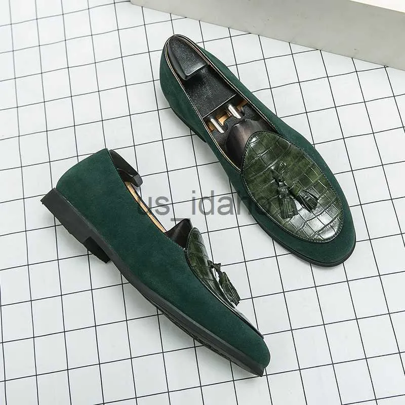 Elbise ayakkabıları lüks erkek loafers ayakkabıları mokasen üzerinde kayma moccasinler adam parti elbise ayakkabıları düğün daireleri resmi püskül rahat yeşil ayakkabılar artı boyut 38-48 j230808