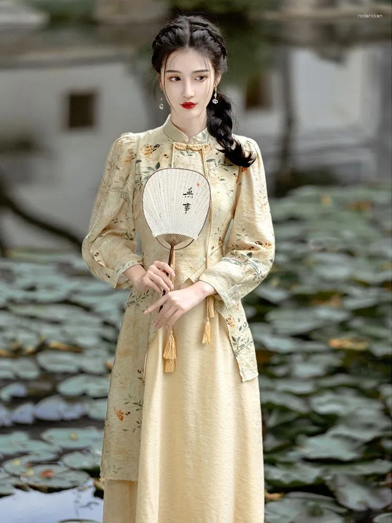 Etniska kläder 2023 Spring Yellow Long Cheongsam Dress Vintage Slim Qipao Women Chinese Style Evening Wedding Dresses S till XXL