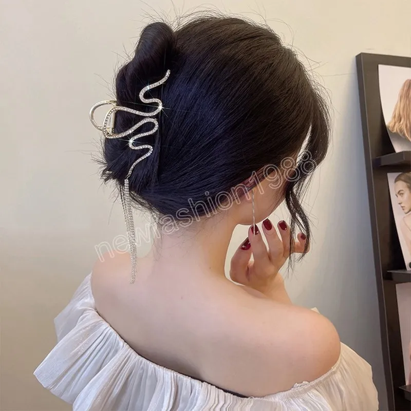 Sparkling Rhinestone Hair Clips - Elegant Crystal Hair Claw  display picture 1