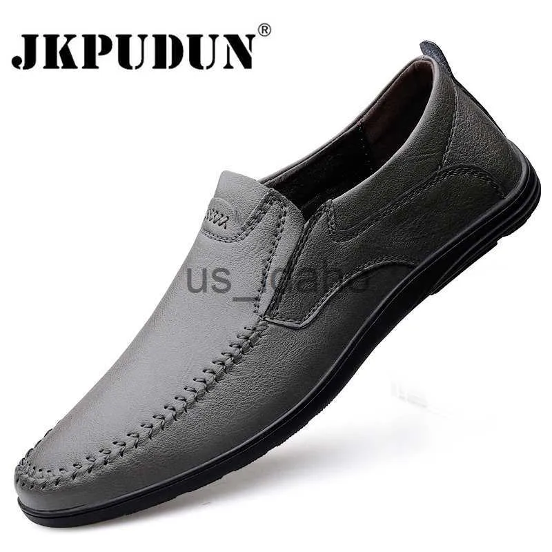 Scarpe eleganti Scarpe da uomo di marca Casual Mocassini italiani Uomo Scarpe da ufficio traspiranti Uomo Designer Slip On Scarpe da guida Mocassini Taglie forti 38-46 J230808