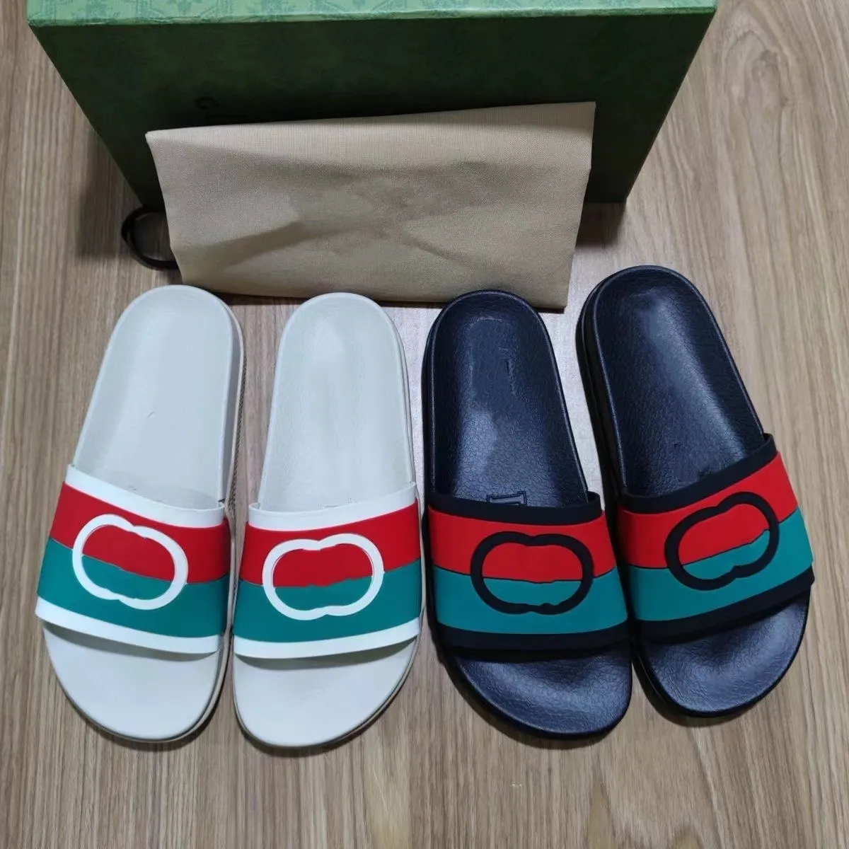 Designer Slipper Inlocking Slide Sandal för män Kvinnor Grönröda randiga Luxury Flat Rubber Sandals Italy Luxurys Summer Pool Slipers 01