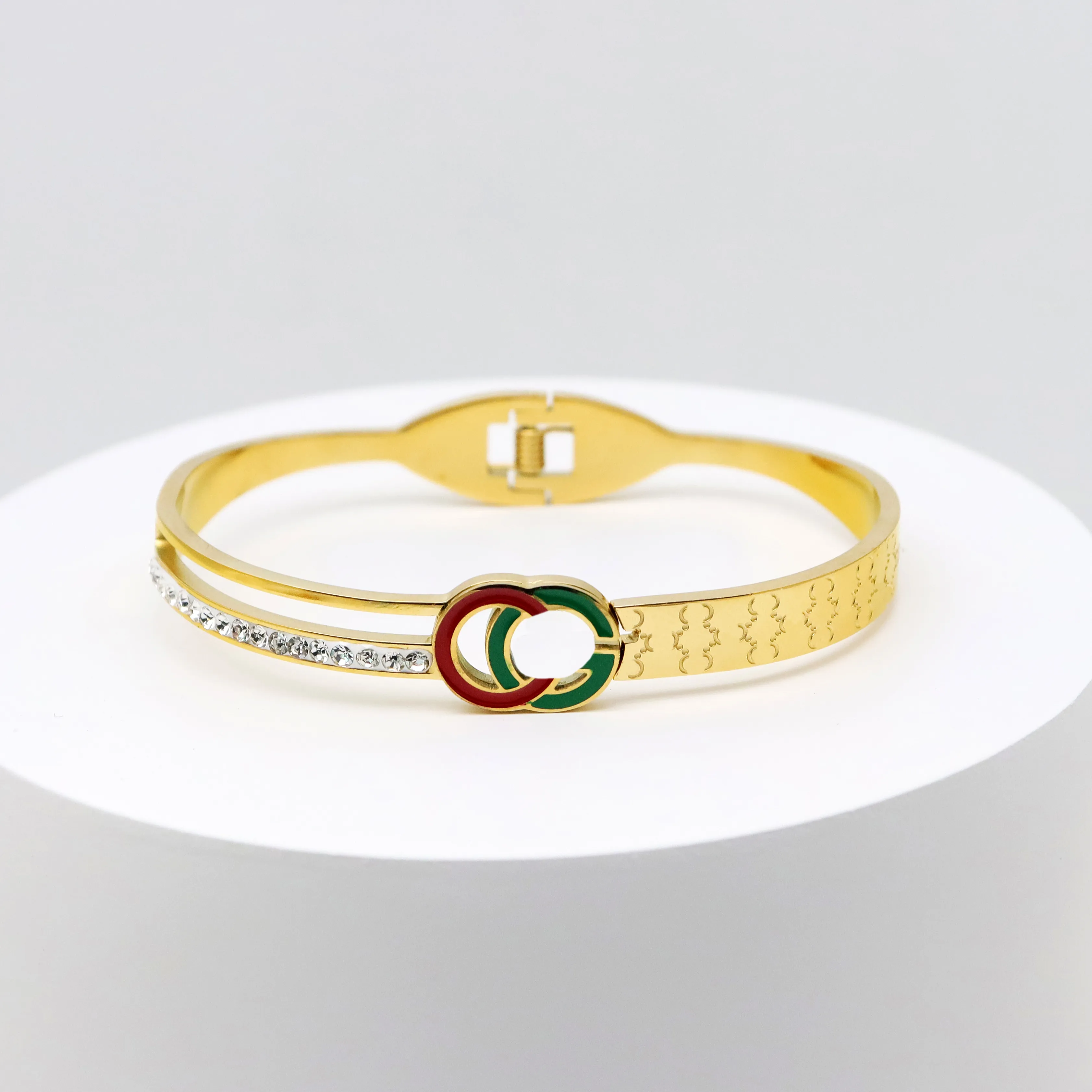 Brazalete de diseñador Pulsera de acero inoxidable Regalo de alta calidad No se desvanece Joyas de diseño para mujeres Amor de lujo Fiesta de bodas de oro Joyería de amor Primavera-anillo-cierres