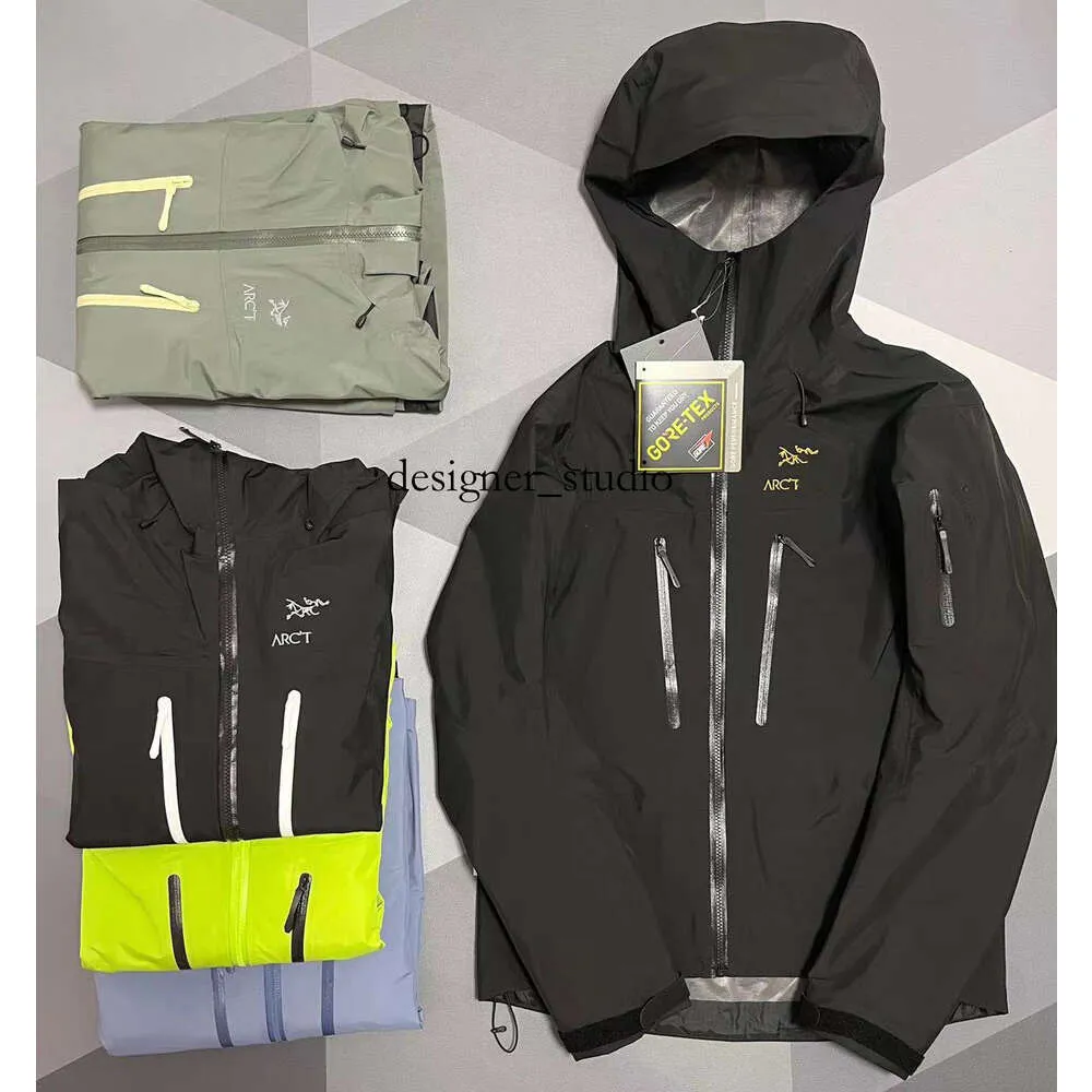 Båge designer jacka mens vindbrytning vattentäta puffer jackor arcterxy plus size lättvikt softshell regnrock puffer huva utomhus vandringskläder