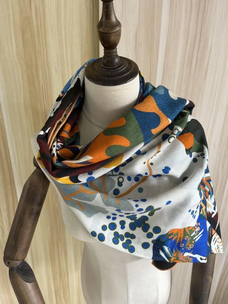 Halsdukar 2023 Ankomst Autumn Winter Blue Dog Design 140 cm Scarf 70% Cashmere 30% Silk Wrap for Women Lady Girl Gift