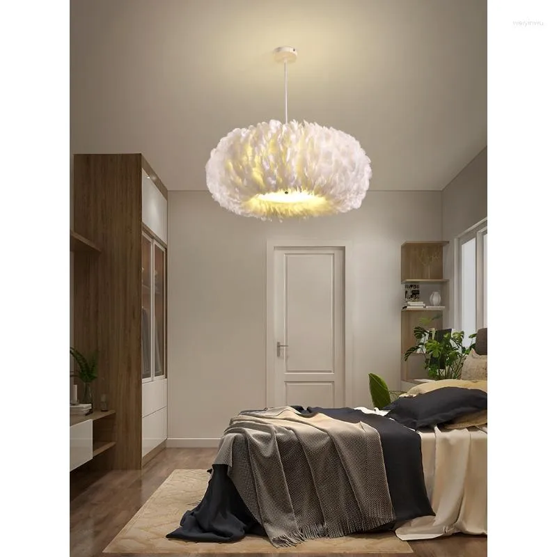 Lampes suspendues Art Led Lustre Lampe Lumière Chambre Décor Et Haute Qualité Nordique Simple Moderne Plume Chambre Étude