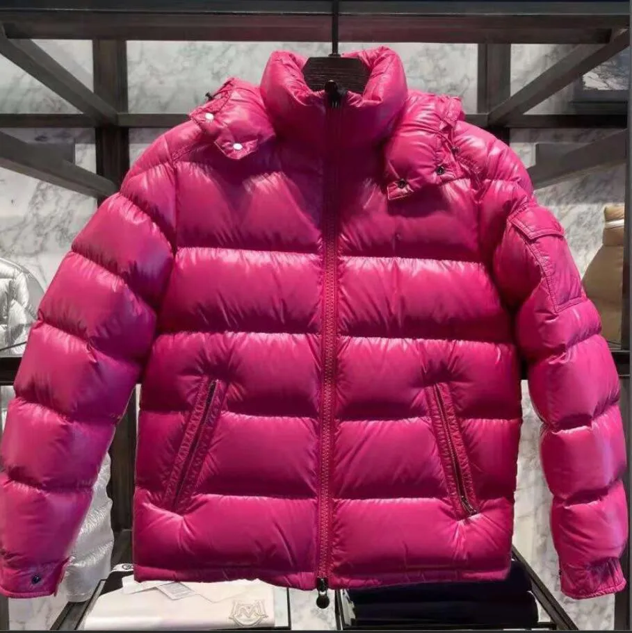 Zimowe męskie designerskie parkas płaszcz kurtki z odznaką Wysokiej jakości wiatrówki ciepłe top zamek błyskawiczny grube podmorki multi style s-2xl 3xl