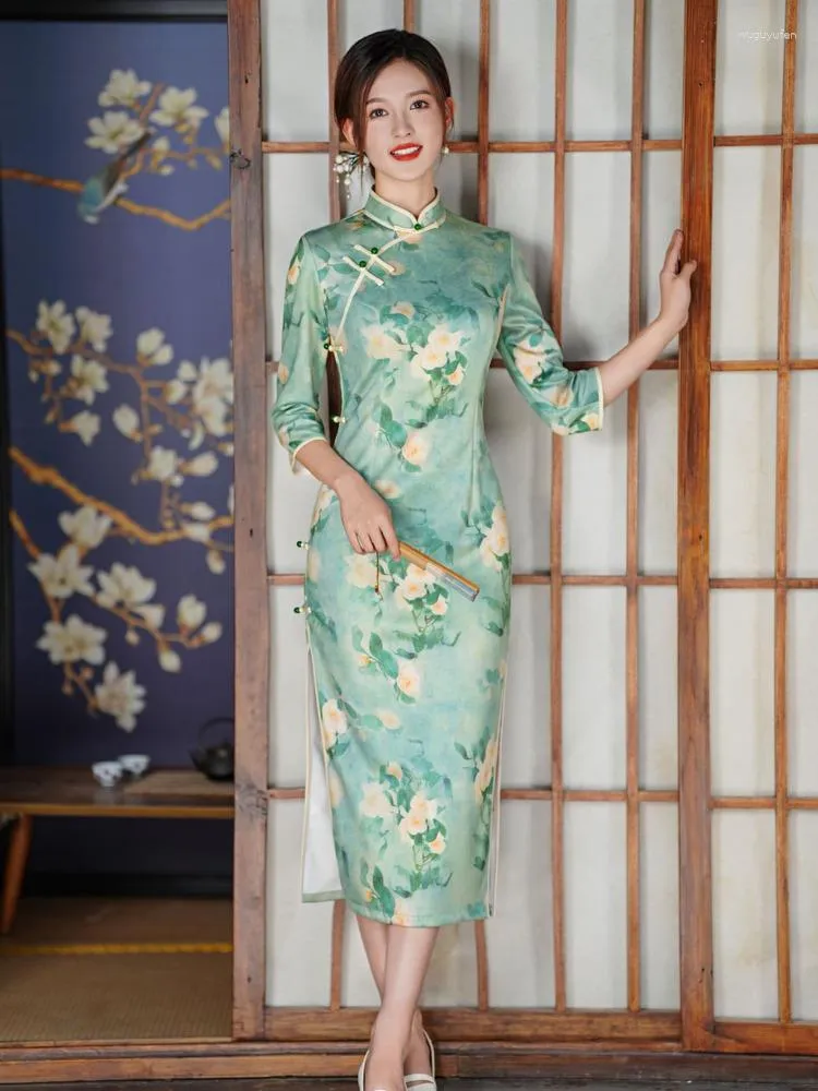 Ropa étnica China Vestidos Qipao de manga larga Otoño Vestido chino Show Cheongsam Impreso Suede Tradicional