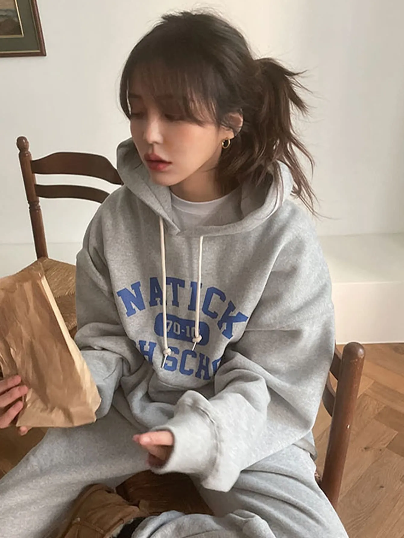 Sweats à capuche pour femmes Natick High School Imprimé Sweat-shirts en coton pour femmes Vêtements vintage américains Street Hip Hop Sweat à capuche avec poche Femme Manches longues 230808