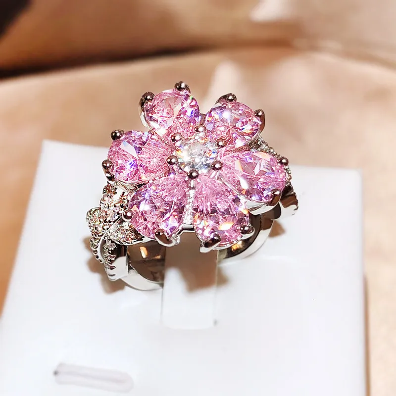 Wedding Rings HOYON Luxury Pink Flower Princess Diamond Crystal Open Ring Pink Gem Engagement Wedding 925 Silver Color Women's Ring Jewelry 230810