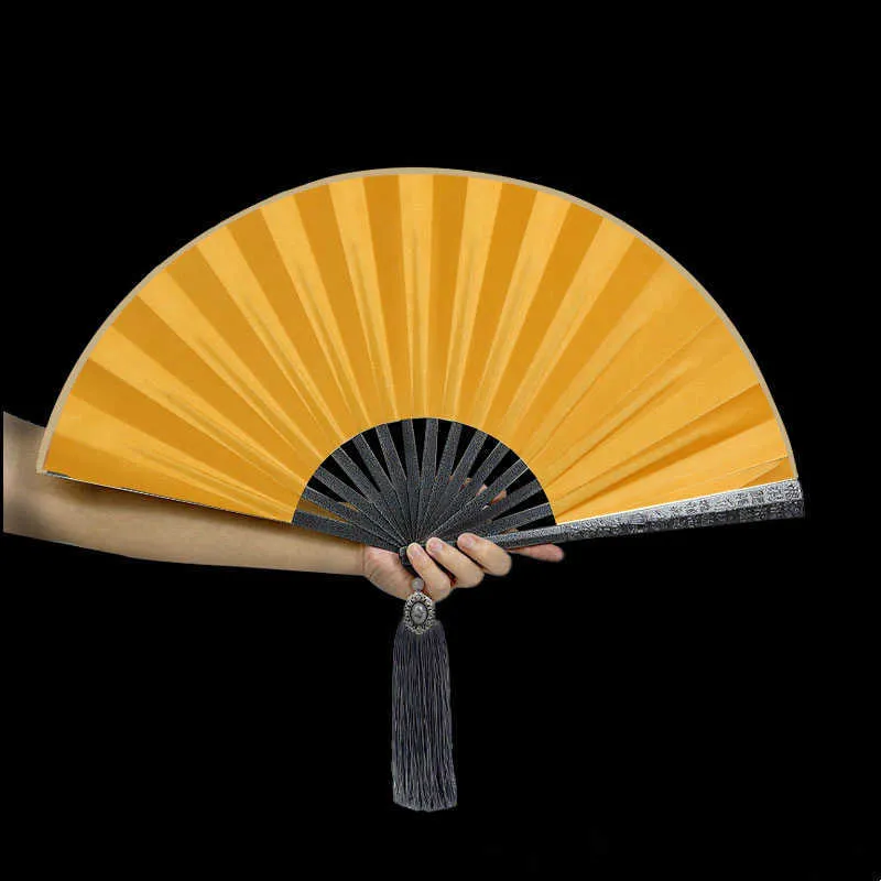 Kinesiska stilprodukter Tungsten Stållegering Självförsvar Kung Fu Folding Fan Classical Silk Cloth Metal Hand Fan With Tassel Decoration Art Craft Gifts